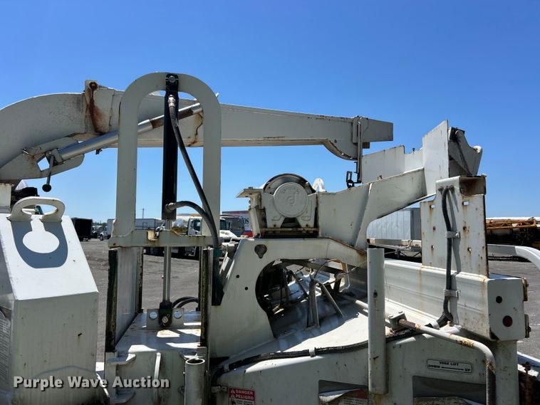 image for item YA2830 Bandit 255XD wood chipper