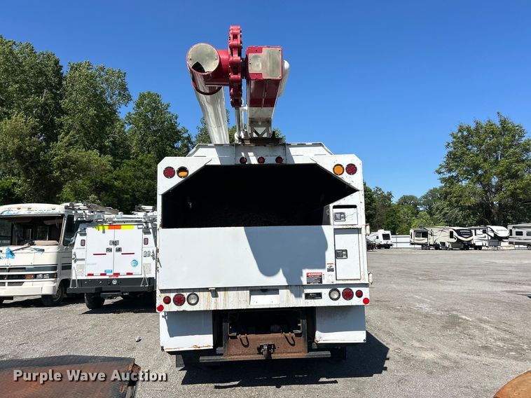 image for item YA2833 2015 Ford F750 Super Duty forestry bucket truck