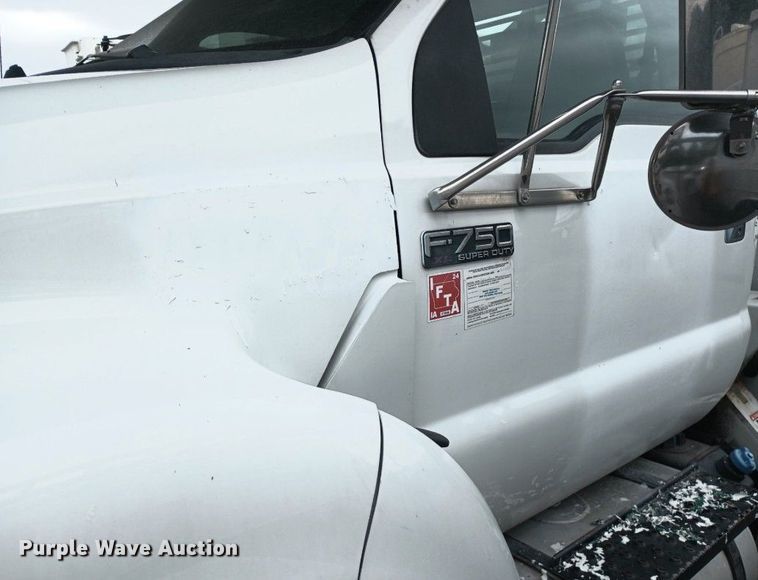 image for item YA2833 2015 Ford F750 Super Duty forestry bucket truck