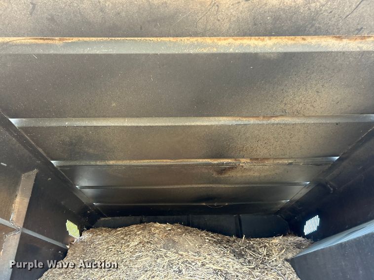 image for item YA2833 2015 Ford F750 Super Duty forestry bucket truck