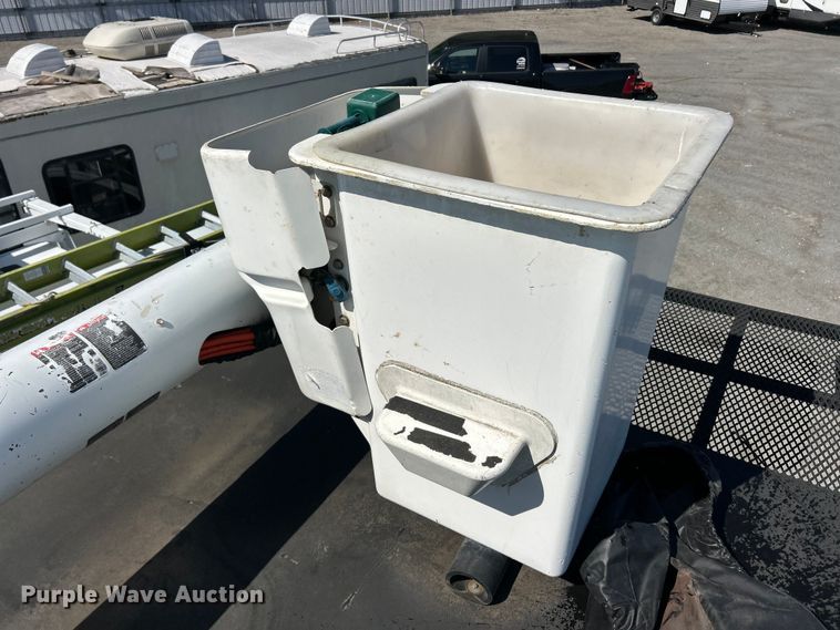 image for item YA2833 2015 Ford F750 Super Duty forestry bucket truck