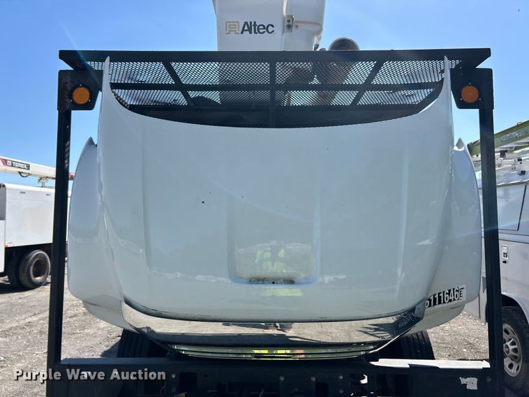 image for item YA2833 2015 Ford F750 Super Duty forestry bucket truck