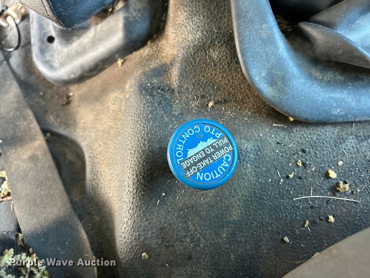 image for item YA2833 2015 Ford F750 Super Duty forestry bucket truck