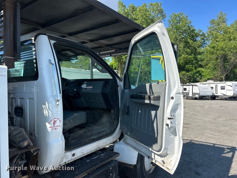 image for item YA2833 2015 Ford F750 Super Duty forestry bucket truck