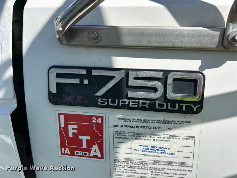 image for item YA2833 2015 Ford F750 Super Duty forestry bucket truck