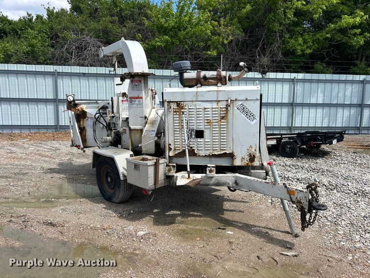 image for item YA2839 2007 Bandit 200 wood chipper
