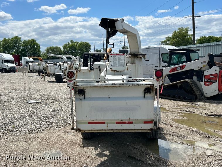 image for item YA2839 2007 Bandit 200 wood chipper