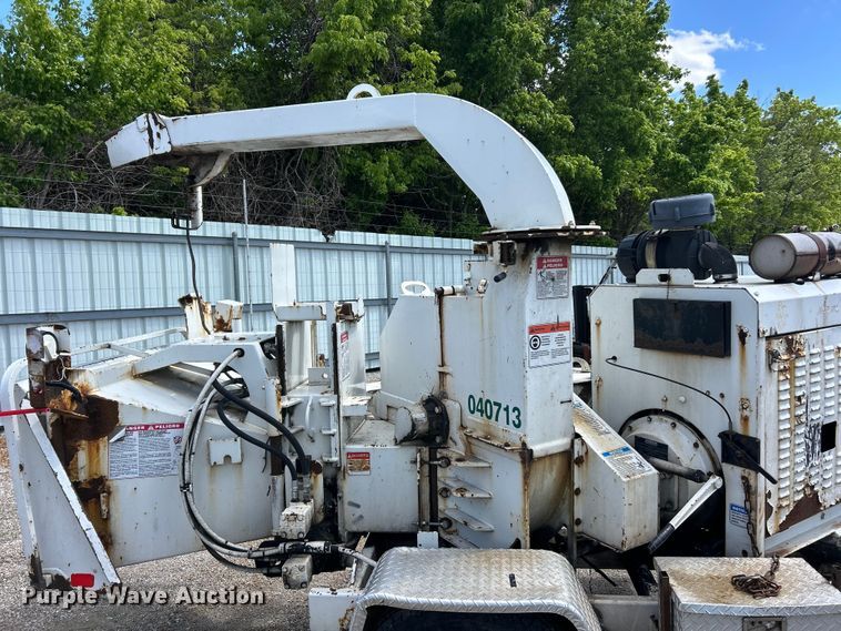 image for item YA2839 2007 Bandit 200 wood chipper