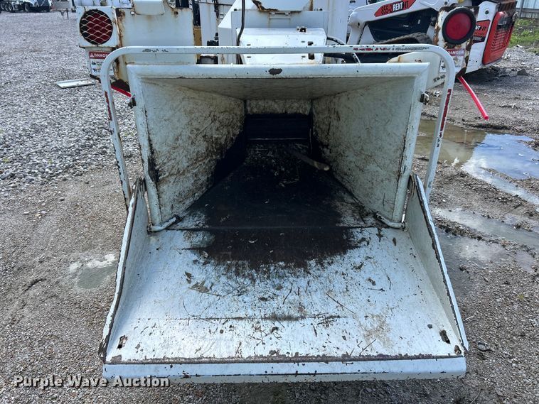 image for item YA2839 2007 Bandit 200 wood chipper