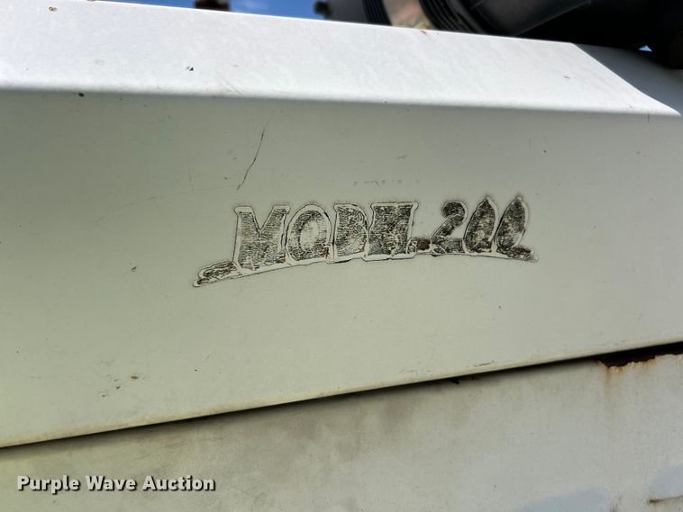image for item YA2839 2007 Bandit 200 wood chipper