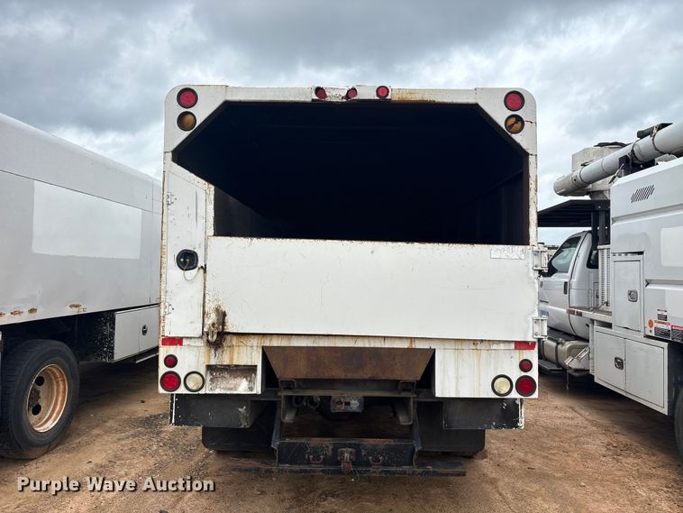 image for item YA2842 2009 Ford F750 Super Duty chipper truck