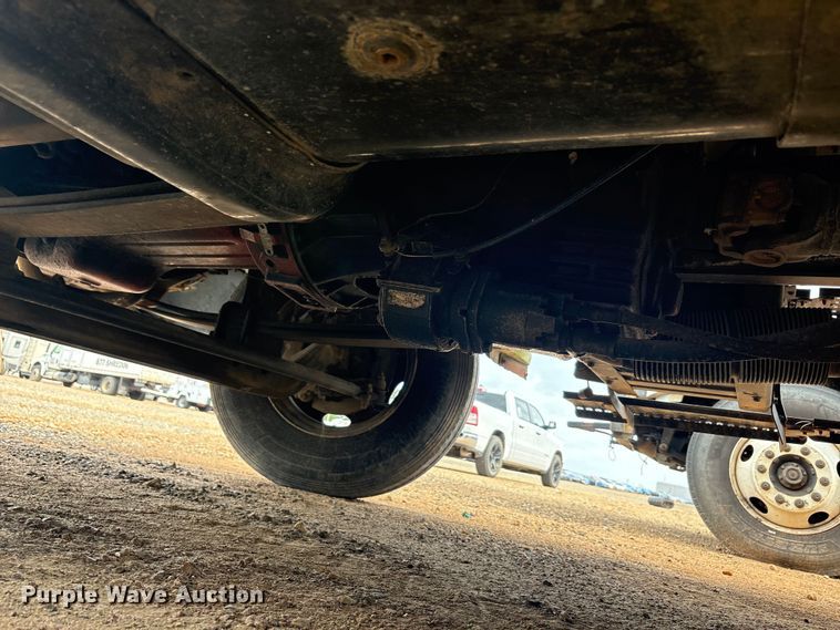 image for item YA2842 2009 Ford F750 Super Duty chipper truck