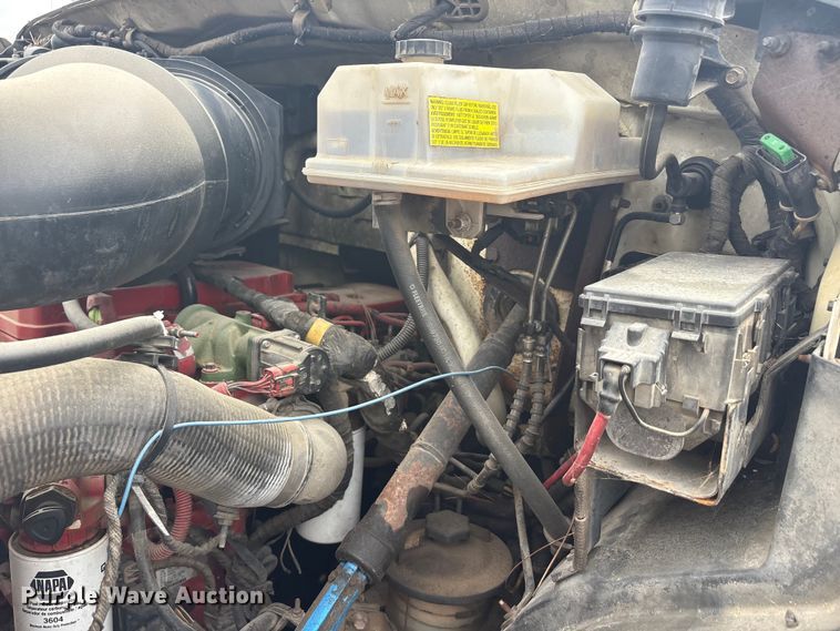 image for item YA2842 2009 Ford F750 Super Duty chipper truck
