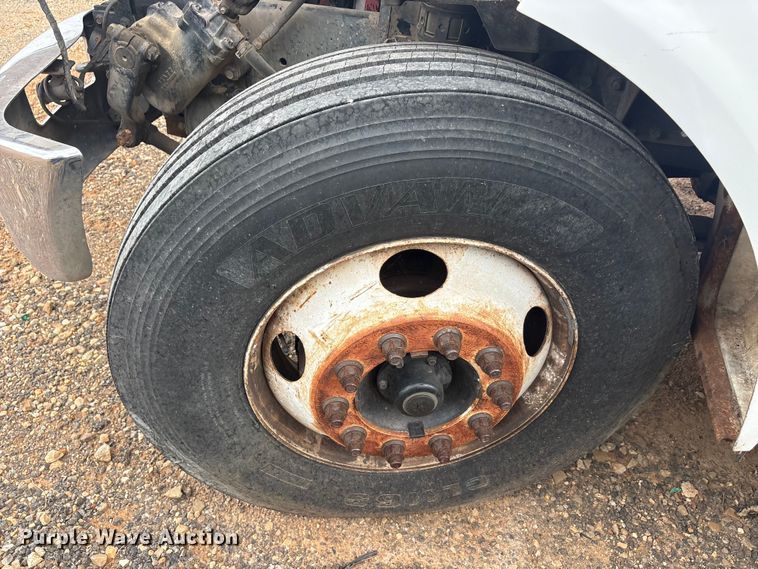 image for item YA2842 2009 Ford F750 Super Duty chipper truck