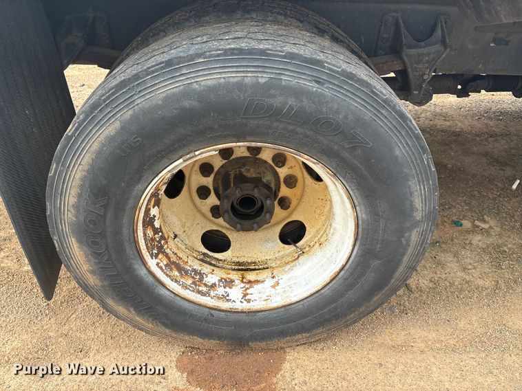 image for item YA2842 2009 Ford F750 Super Duty chipper truck