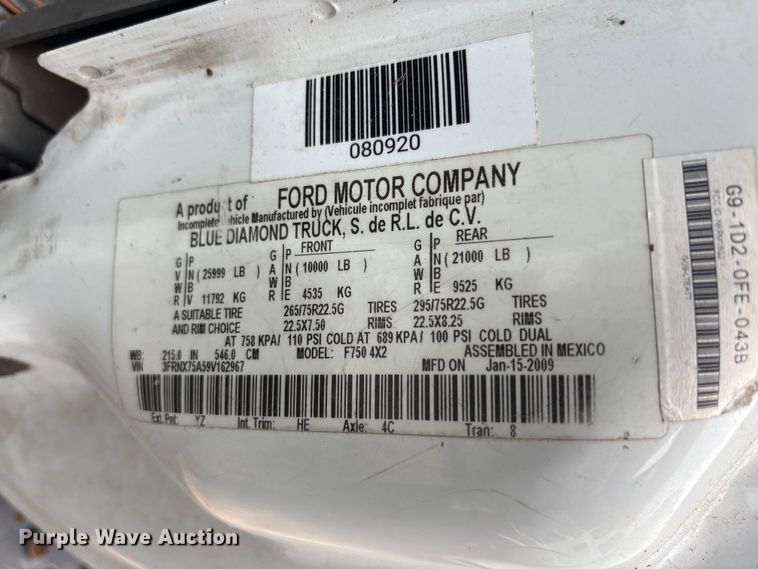 image for item YA2842 2009 Ford F750 Super Duty chipper truck