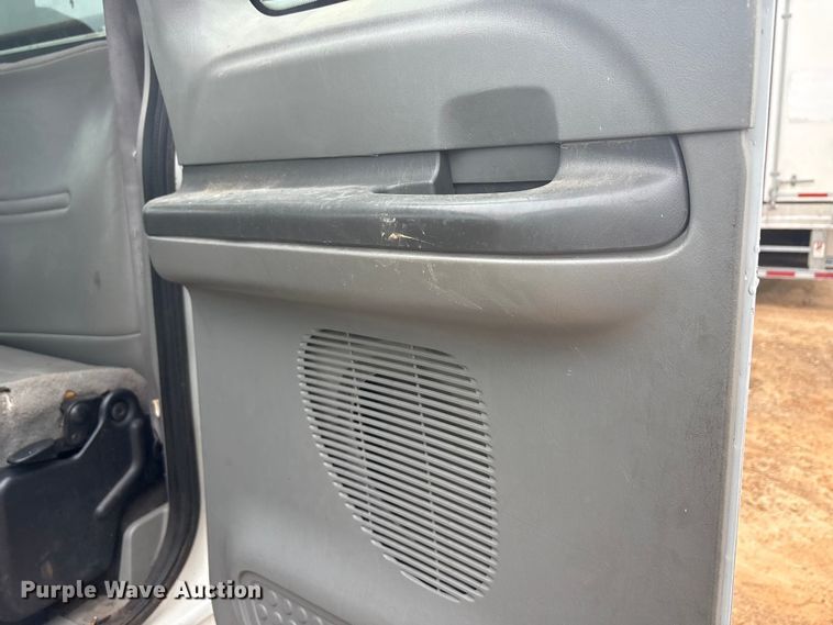 image for item YA2843 2009 Ford F750 Super Duty Ext. Cab chipper truck