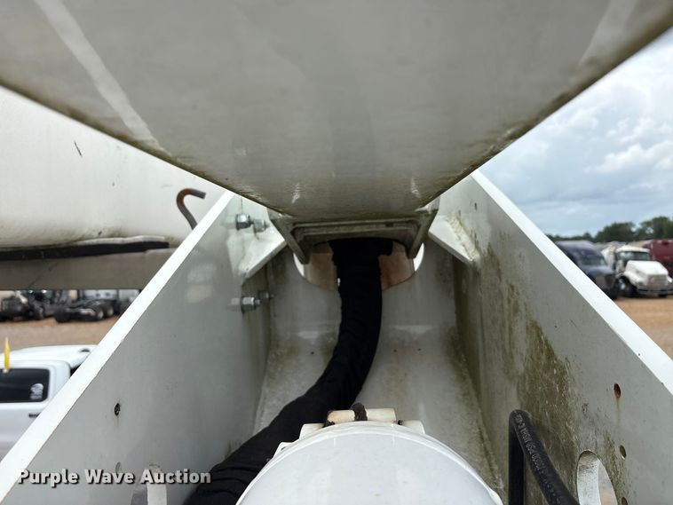 image for item YA2844 2015 Freightliner Business Class M2 forestry bucket truck
