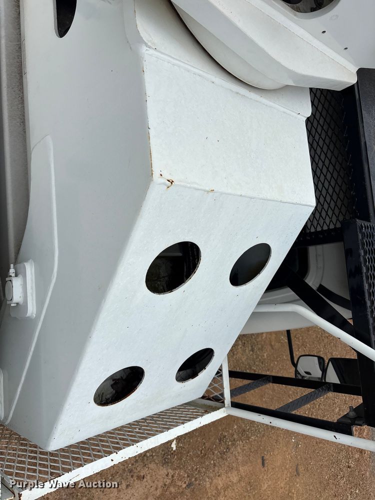 image for item YA2844 2015 Freightliner Business Class M2 forestry bucket truck