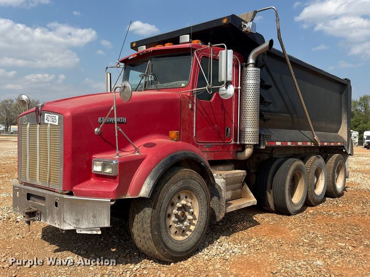image for item YA2857 2004 Kenworth T800 dump truck