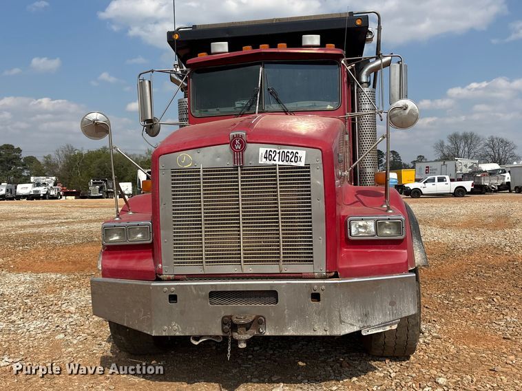 image for item YA2857 2004 Kenworth T800 dump truck