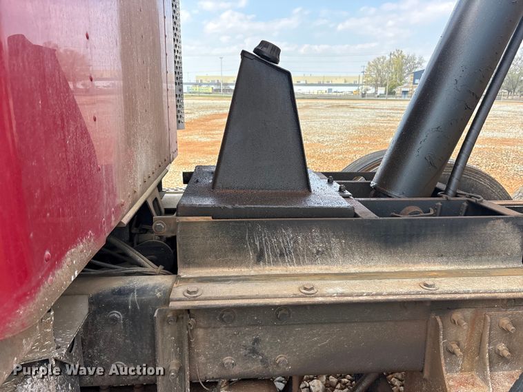 image for item YA2857 2004 Kenworth T800 dump truck