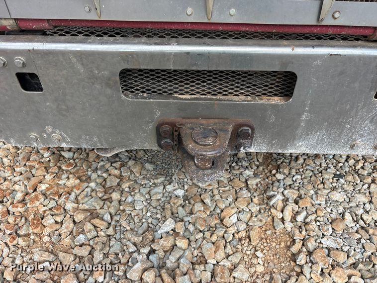 image for item YA2857 2004 Kenworth T800 dump truck