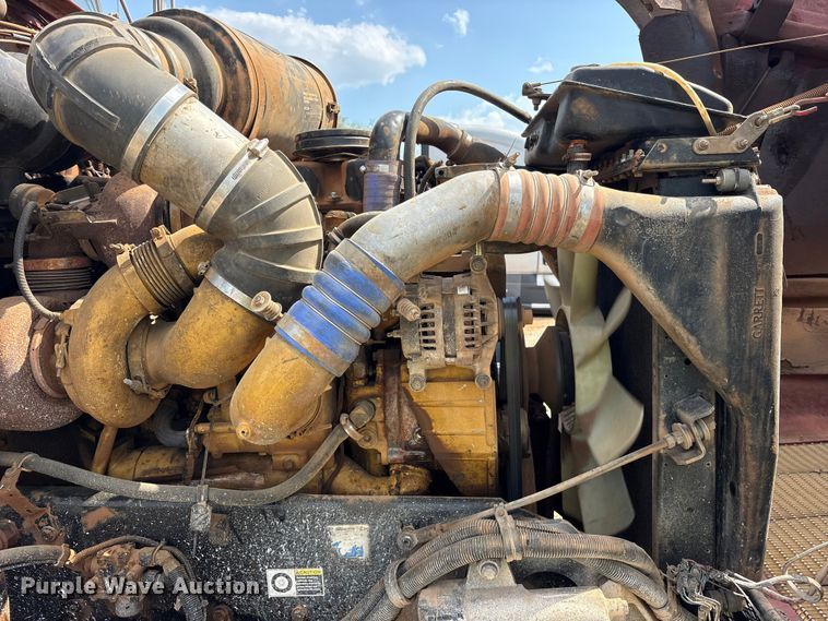 image for item YA2857 2004 Kenworth T800 dump truck