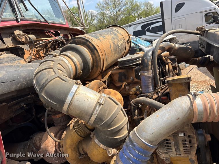 image for item YA2857 2004 Kenworth T800 dump truck