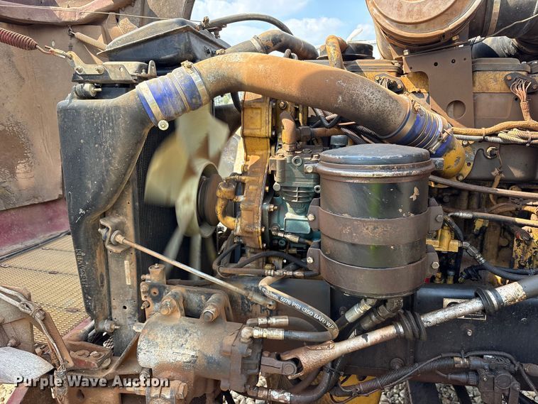 image for item YA2857 2004 Kenworth T800 dump truck