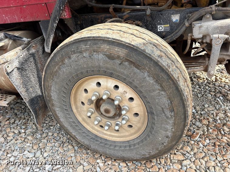 image for item YA2857 2004 Kenworth T800 dump truck