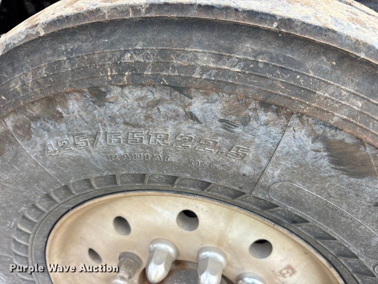 image for item YA2857 2004 Kenworth T800 dump truck