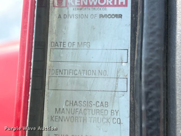 image for item YA2857 2004 Kenworth T800 dump truck