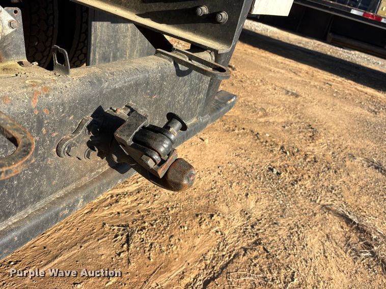 image for item YA2864 2011 Freightliner Business Class M2 forestry bucket truck