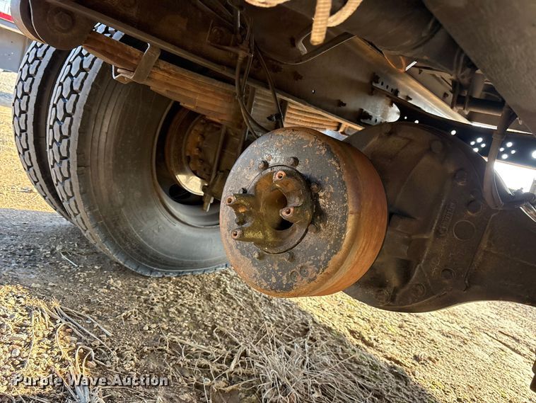 image for item YA2864 2011 Freightliner Business Class M2 forestry bucket truck
