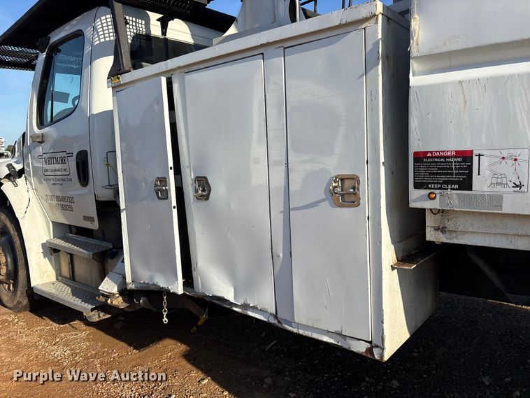 image for item YA2864 2011 Freightliner Business Class M2 forestry bucket truck