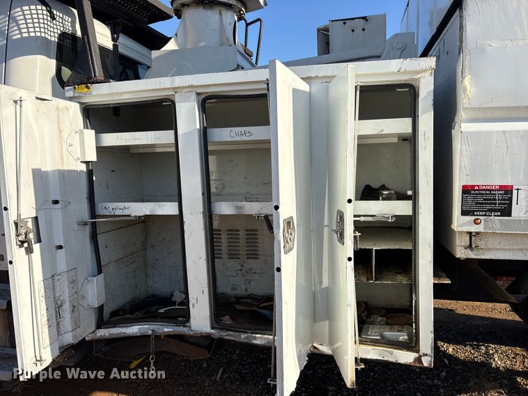 image for item YA2864 2011 Freightliner Business Class M2 forestry bucket truck