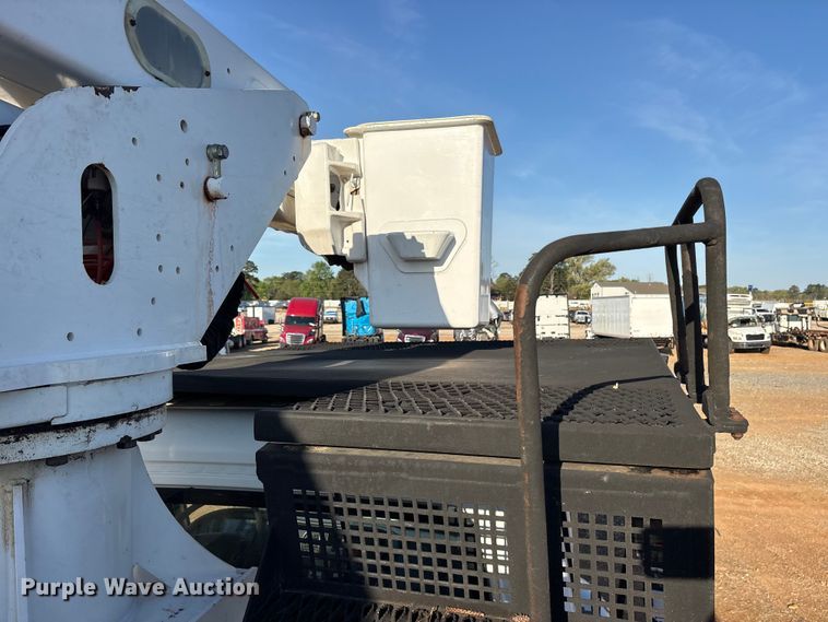 image for item YA2864 2011 Freightliner Business Class M2 forestry bucket truck