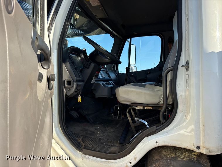 image for item YA2864 2011 Freightliner Business Class M2 forestry bucket truck
