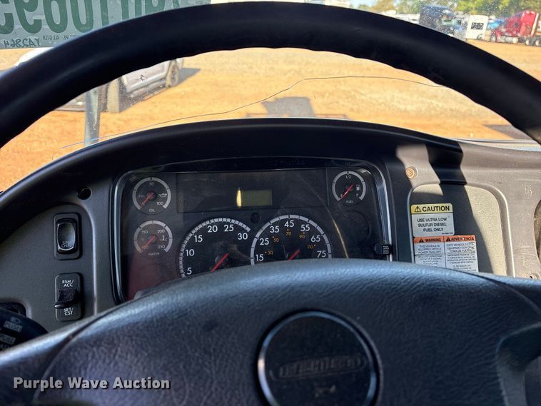 image for item YA2864 2011 Freightliner Business Class M2 forestry bucket truck