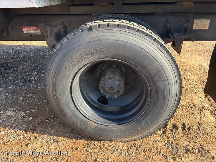 image for item YA2864 2011 Freightliner Business Class M2 forestry bucket truck
