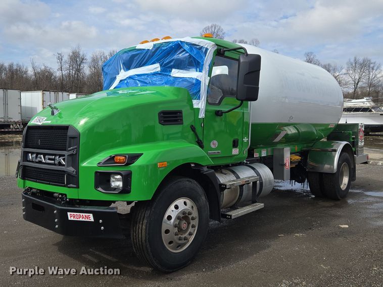 image for item YA2884 2023 Mack MD propane delivery truck