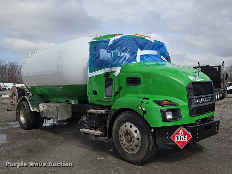 image for item YA2884 2023 Mack MD propane delivery truck