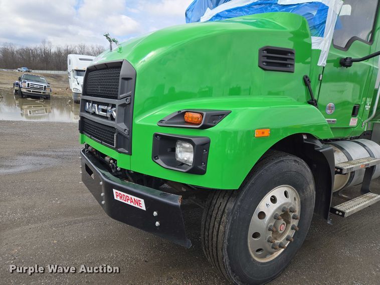 image for item YA2884 2023 Mack MD propane delivery truck