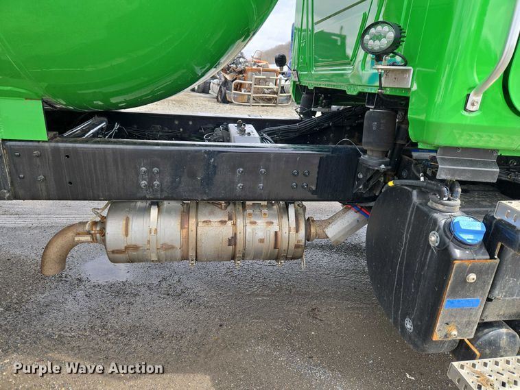 image for item YA2884 2023 Mack MD propane delivery truck