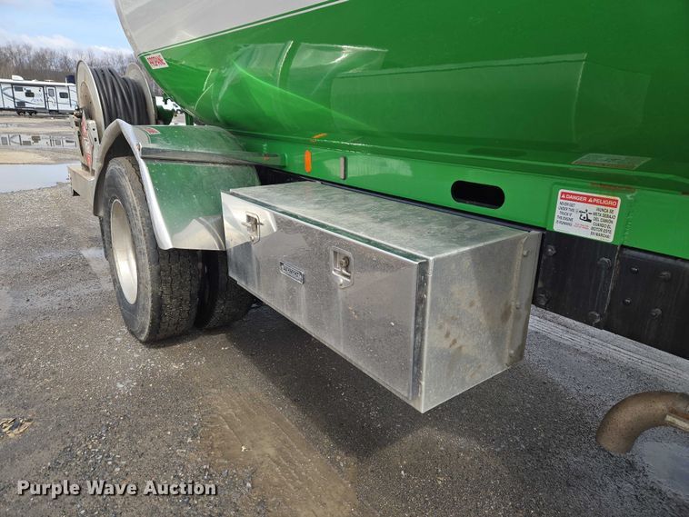 image for item YA2884 2023 Mack MD propane delivery truck