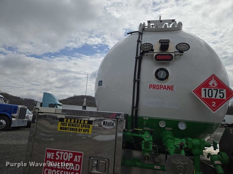 image for item YA2884 2023 Mack MD propane delivery truck