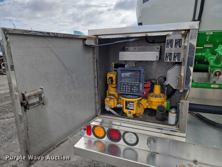 image for item YA2884 2023 Mack MD propane delivery truck