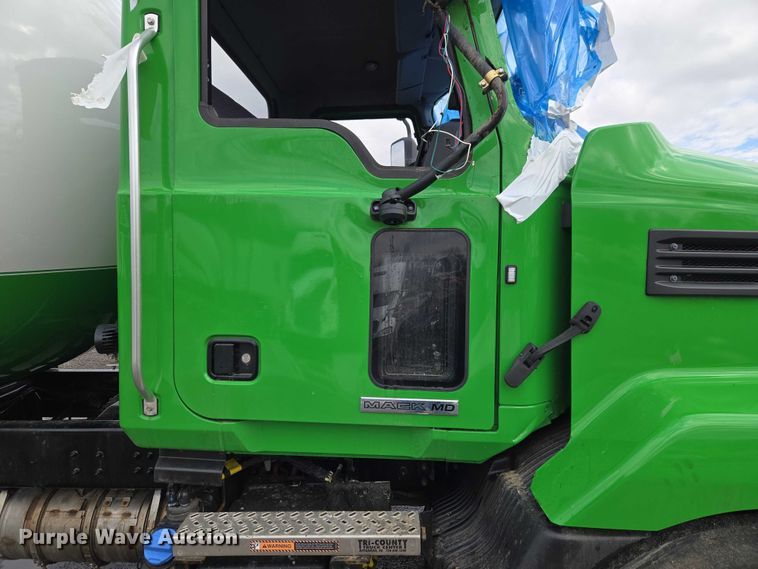 image for item YA2884 2023 Mack MD propane delivery truck