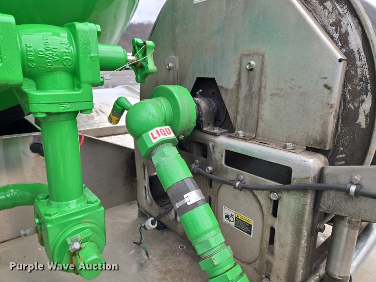 image for item YA2884 2023 Mack MD propane delivery truck